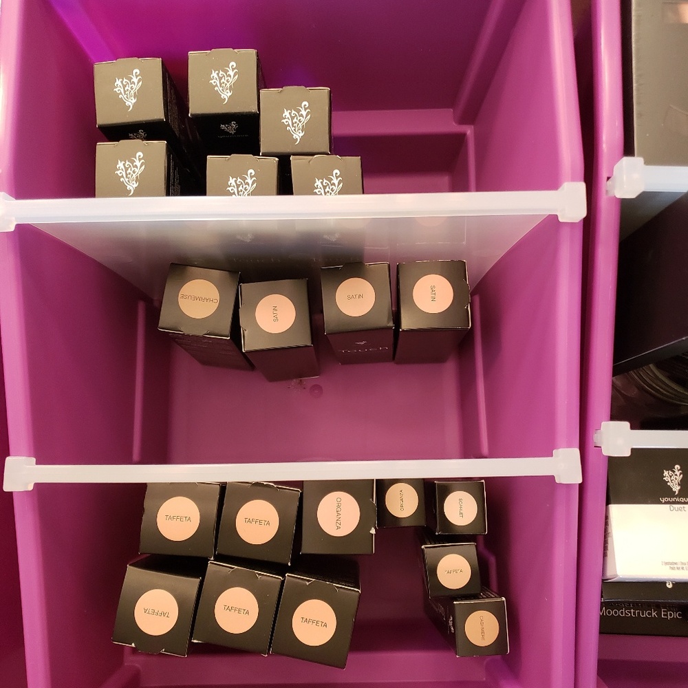 YOUNIQUE Liquid Foundation